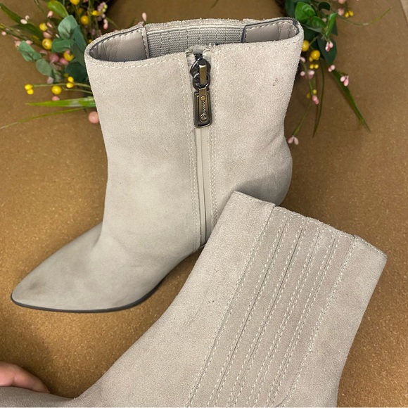 Blondo Indi Waterproof Bootie Suede Size 6.5 Pointy Toe - Picture 9 of 15